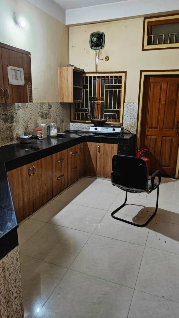 Unfurnished 4bhk in Divine Lane, Bagharbari, Guwahati, Assam, India for Rent